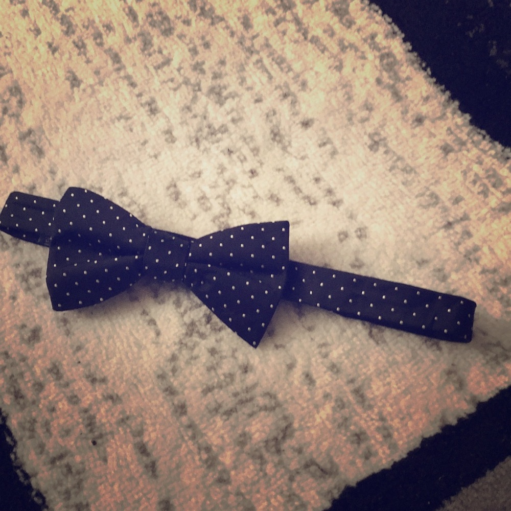 Men’s bow tie (Name Brand) Lightly Worn